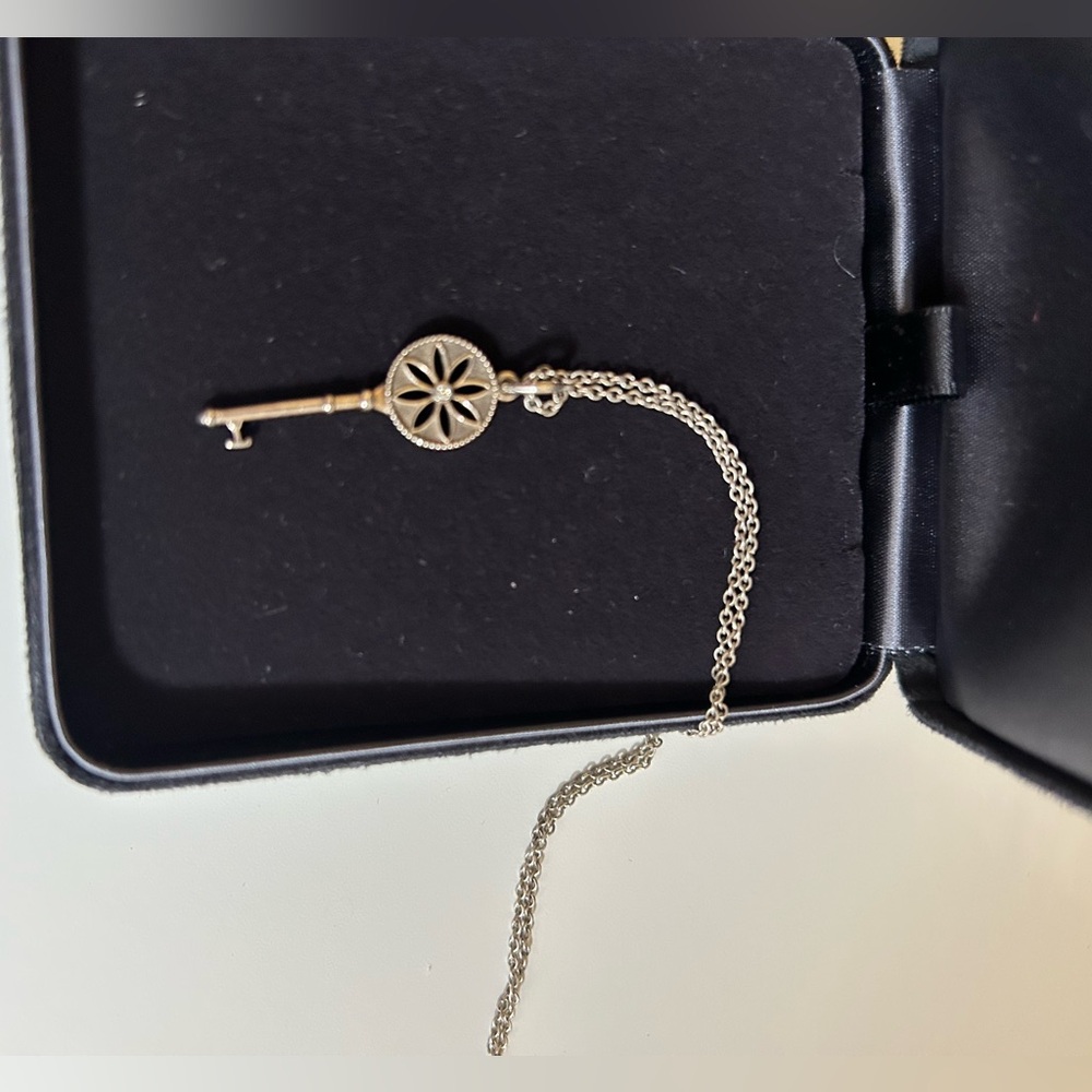 TIFFANY Silver Key Charm Necklace with diamond